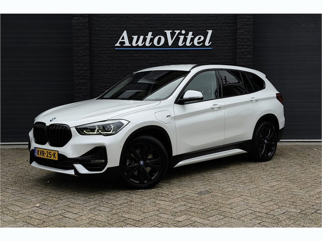 BMW X1 xDrive25e Sportline | Head-Up | Trekhaak | Stoelverwarming | Camera | HIFI | 35X op voorraad