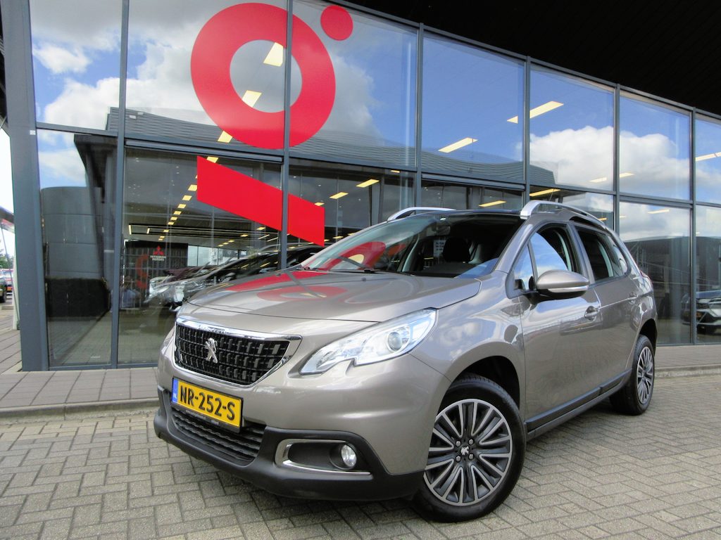 Peugeot 2008 1.2 PureTech Blue Lion | AIRCO | TREKHAAK | NAVIGATIE | PANORAMADAK | CRUISE CONTROL |
