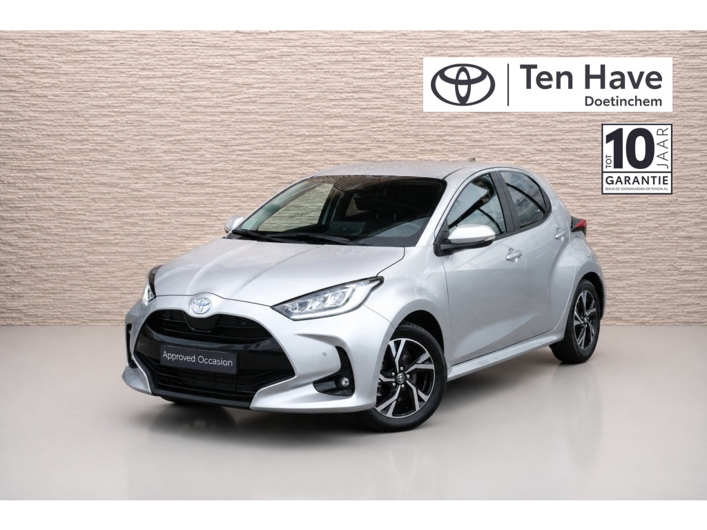 Toyota Yaris 1.5 Hybrid 115 Dynamic Automaat | Comfort pack | Buitenspiegels automatisch inklapbaar | Stoelen, stoelverwarming voorstoelen | Stuurwiel, met stuurwielverwarming | Blind Spot Monitor (BSM); dodehoekd