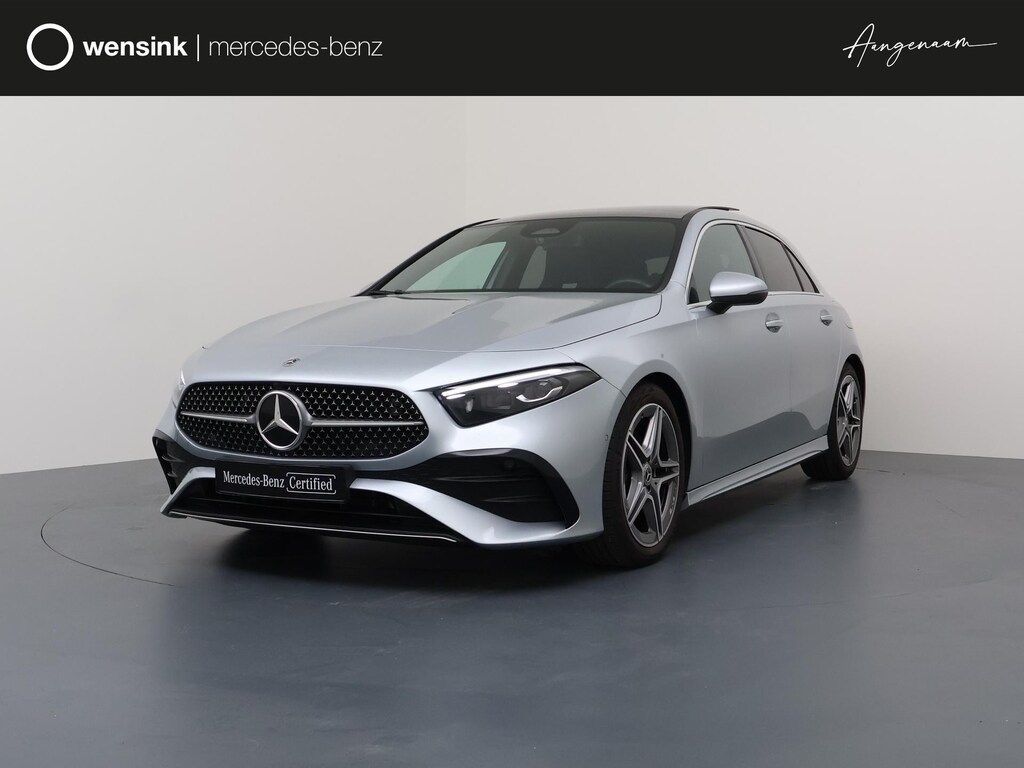 Mercedes-Benz A-klasse 180 Business Solution AMG | Panoramadak | Sfeerverlichting | Stoelverwarming | Parkeercamera |