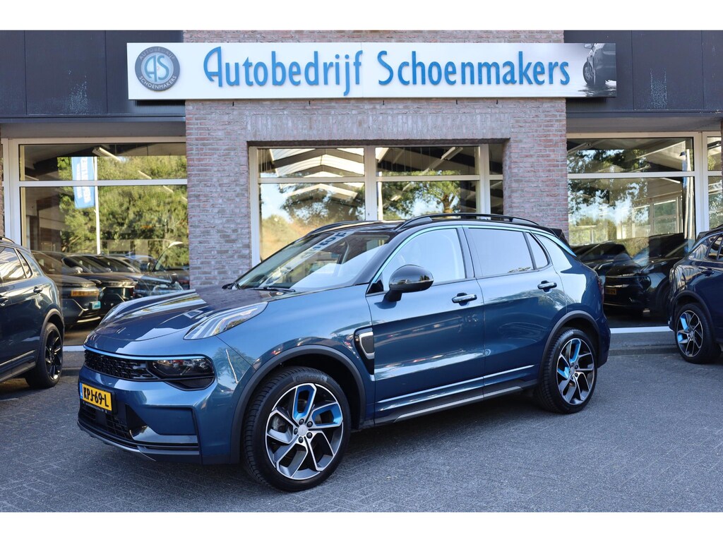 Lynk & Co 01 1.5 261PK! TREKHAAK 6.6Kwh LADEN! 360-CAMERA STOELVERW. PANO/SCHUIF MEMORY INFINITY DAB NAVI CARPLAY ELEK.ACHTERKLEP 20"LMV