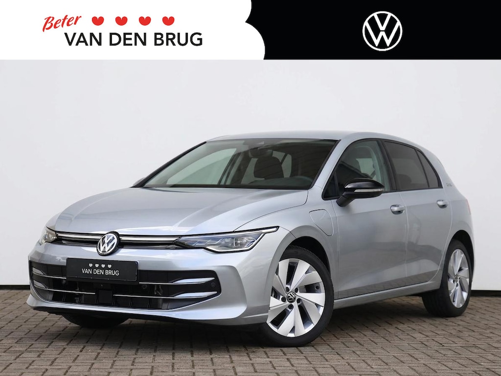 Volkswagen Golf 1.5 eHybrid Life Edition 204PK DSG Goal uitvoering | Led Matrix | Camera | Spiegelpakket | Stoel/stuurverwarming | Keyless