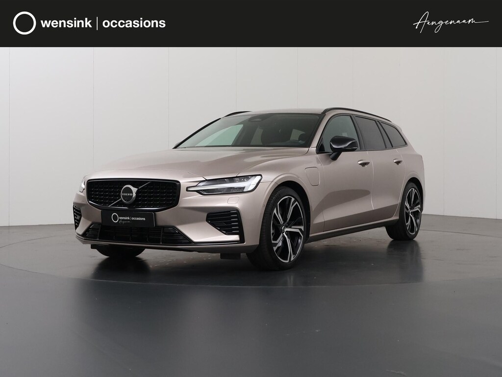 Volvo V60 2.0 T8 Plug-in hybrid AWD Plus Dark | 360 Camera | Harman/Kardon | Ele.stoelen + Geheugen | Stoel/stuurverwarming | Apple CarPlay/Android Auto | Ele.kofferdeksel |