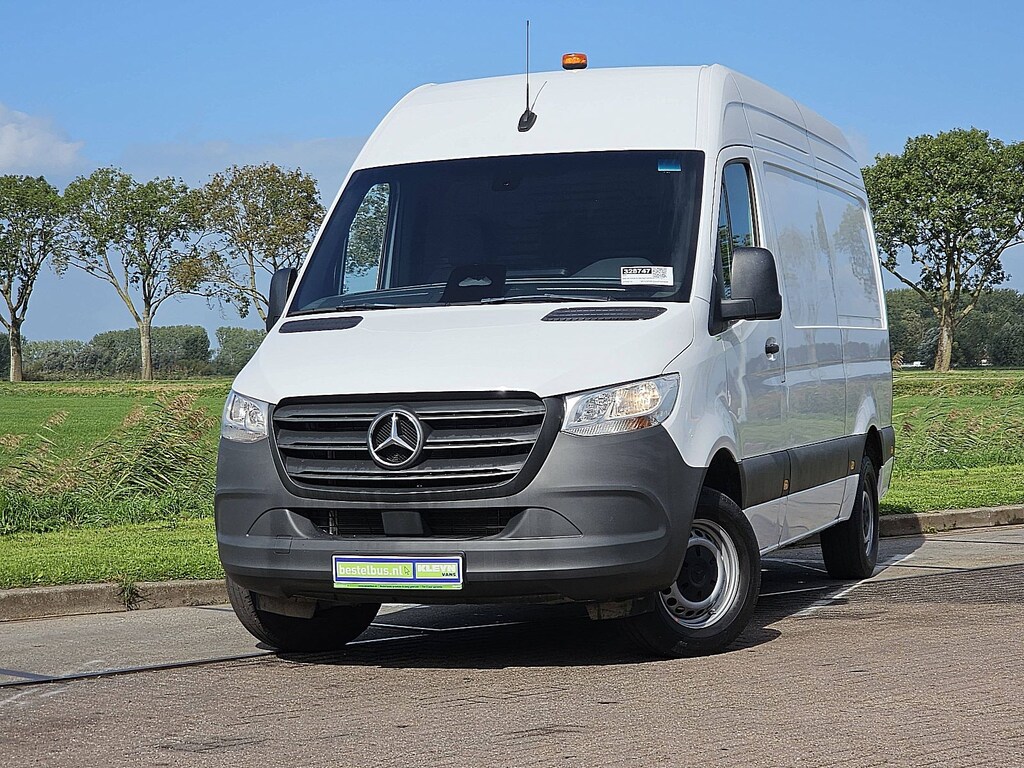 Mercedes-Benz Sprinter 311 L2H2 MBUX10  RWD