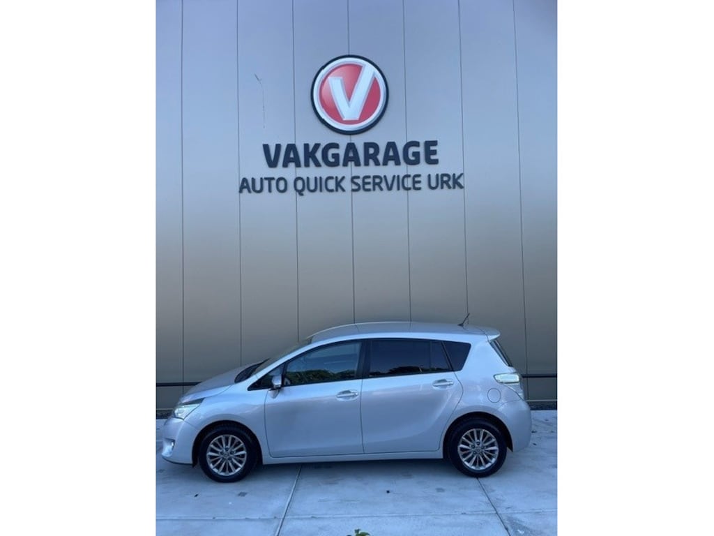 Toyota Verso 1.8 16v VVT-i Dynamic 7P