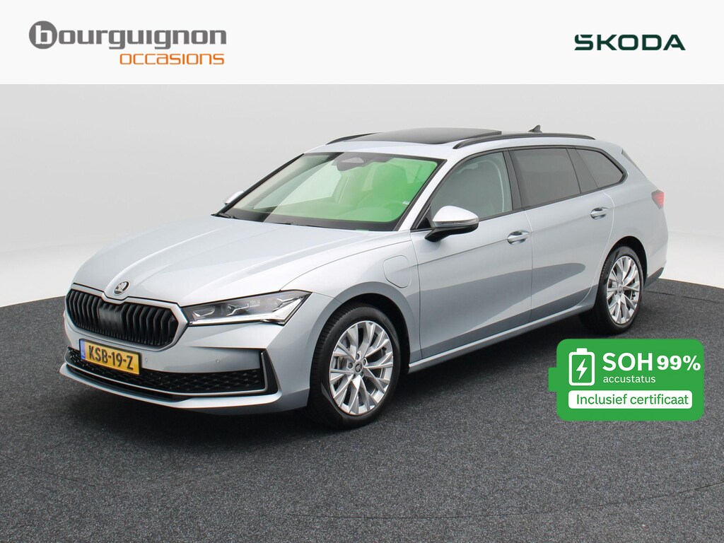Skoda Superb Combi 1.5 TSi 204 Pk PHEV Edition | Panoramadak | Stoelverwarming | Camera | Trekhaak | Adaptive Cruise | 17 Inch | 23.131 Km !!