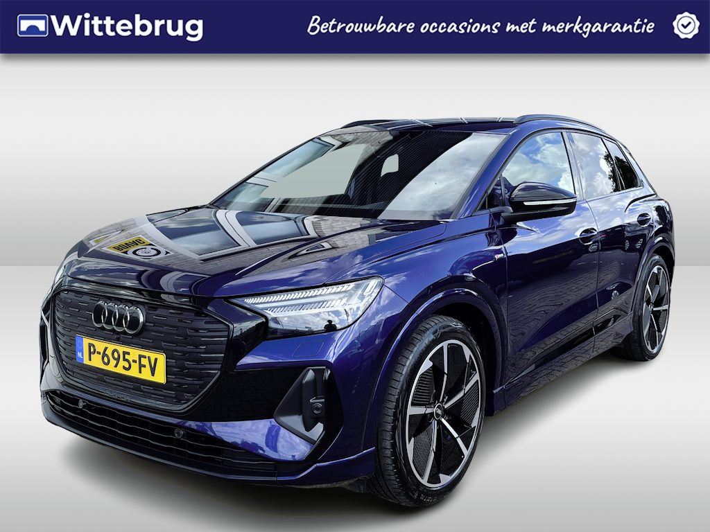 Audi Q4 e-tron 40 S-Line 77 kWh / AUTOMAAT/ WARMTEPOMP/ DIGITAL DASH/ ALCANTARA/ SMARTPHONE INTERFACE/ HEAD-UP/ CLIMATE/ STOELVERWARMING/ CRUISE/ NAVI