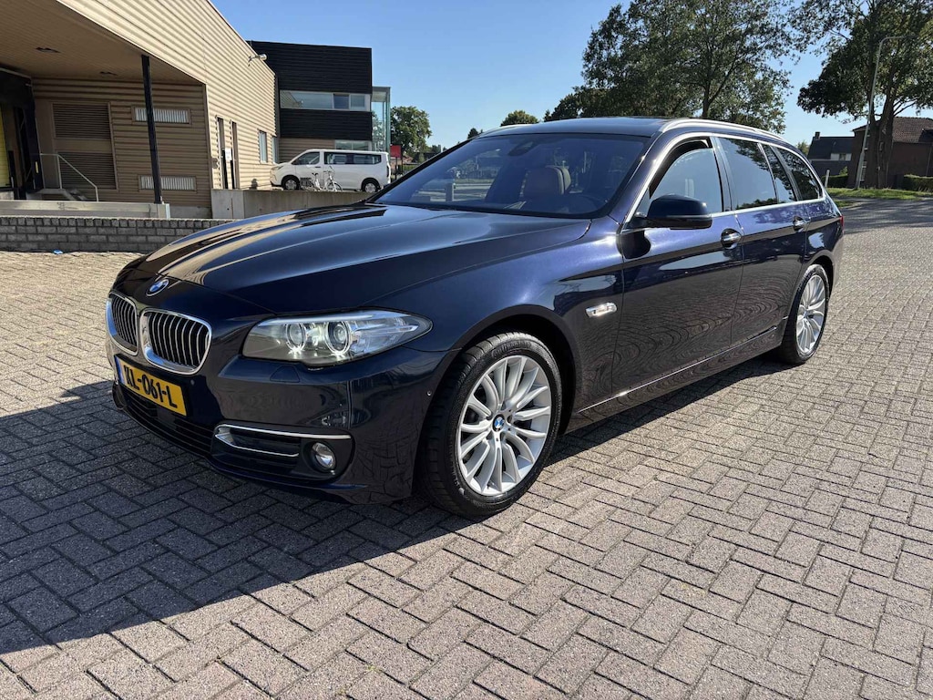 BMW 5-Serie Touring 520i Luxury Edition automaat [ Full option, NL-auto, 1e eig, dealer oh ]