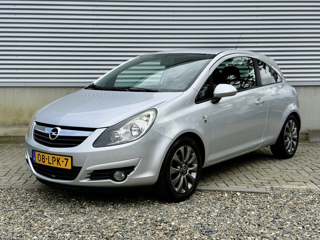Opel Corsa 1.2-16V '111' Edition [ 1e eig,airco, cruise, lmv, apk jul 27 ]