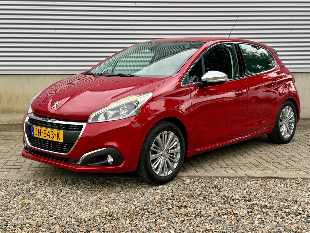 Peugeot 208 1.2 PureTech Allure 82 PK [ fm navi,apple car.lmv,trekhaak ]