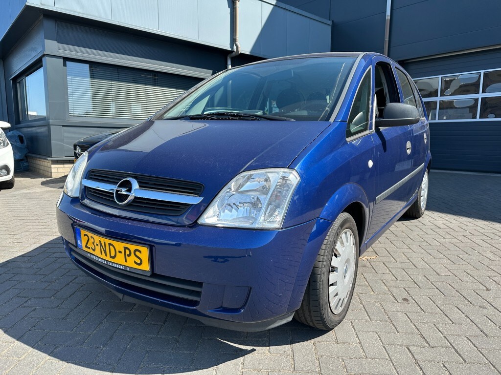 Opel Meriva 1.6 met trekhaak en nieuwe APK!