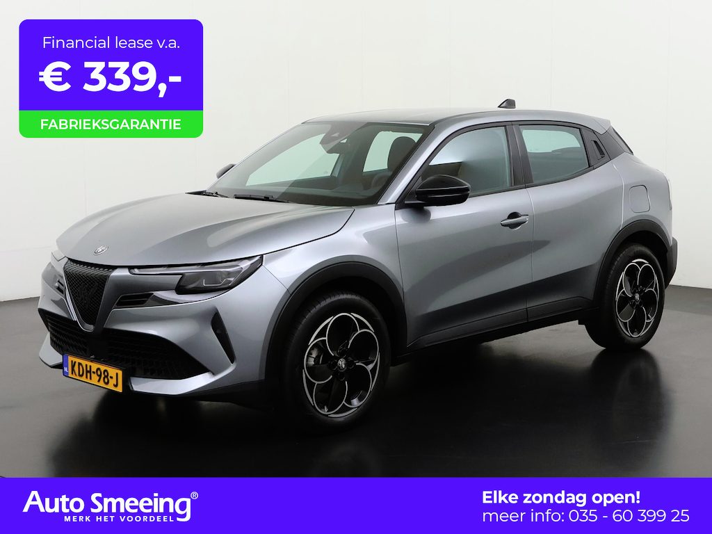 Alfa Romeo Junior Elettrica 54 kWh 156pk | SOH 98% | Carplay | Adapt Cruise | 18" Petali | Zondag Open!