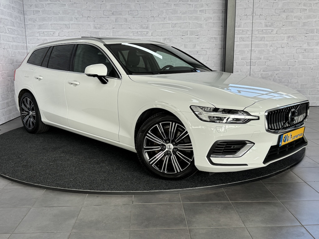 Volvo V60 2.0 T8 Twin Engine AWD Inscription B&W HUD Pano Trekhaak Pilot Assist