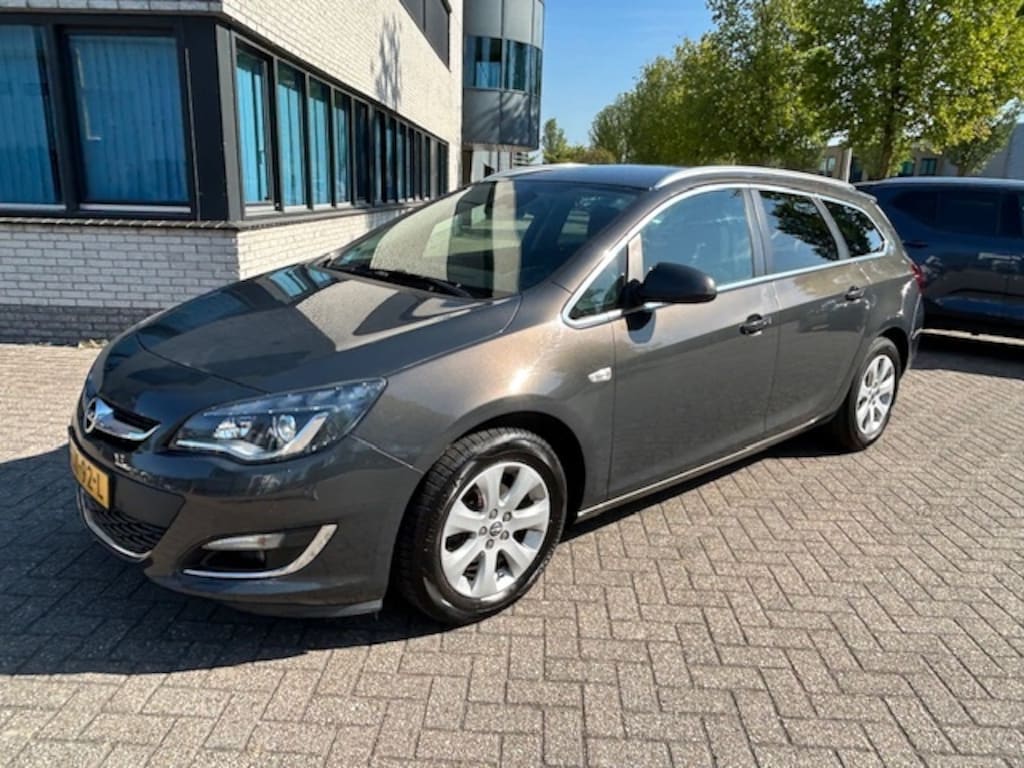 Opel Astra Sports Tourer 1.4 Turbo Sport + NAVI CRUISE CLIMA XENON.