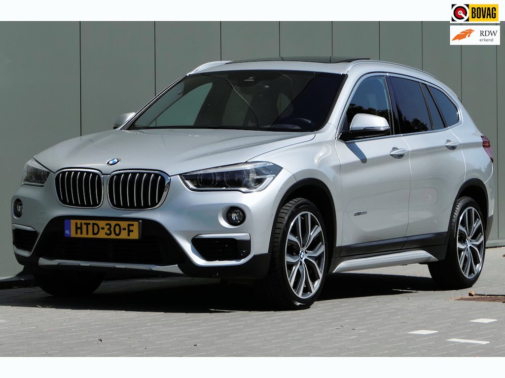 BMW X1 SDrive20i xLine Pano Leder Navi Stoelverwarming