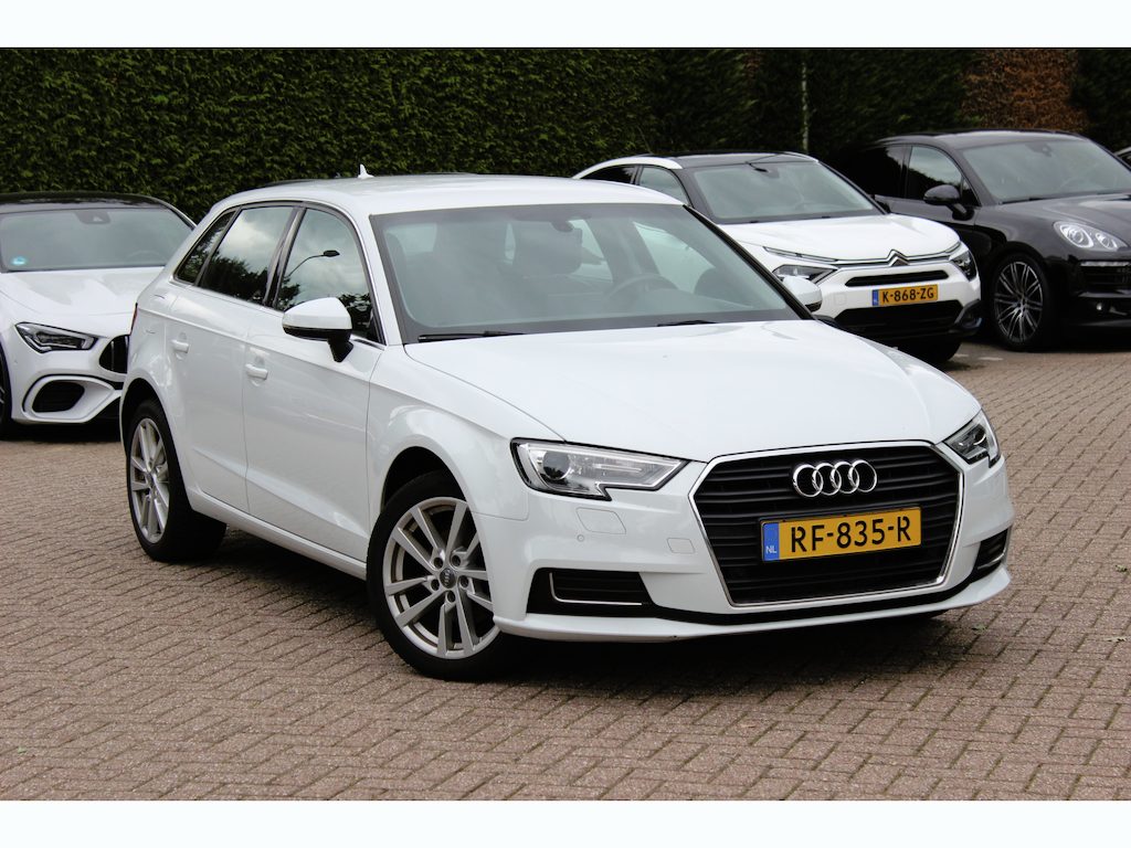 Audi A3 Sportback 1.0 TFSI Design Pro Line Plus / Trekhaak / Navigatie / Parkeerhulp V+A / 17'' / Half leder / Stoelverwarming / Cruise Control