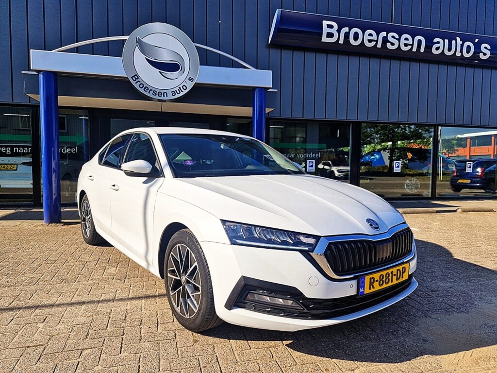 Skoda Octavia 1.5 TSI First Edition | 150PK | 1e eigenaar | Apple / Android | Camera |