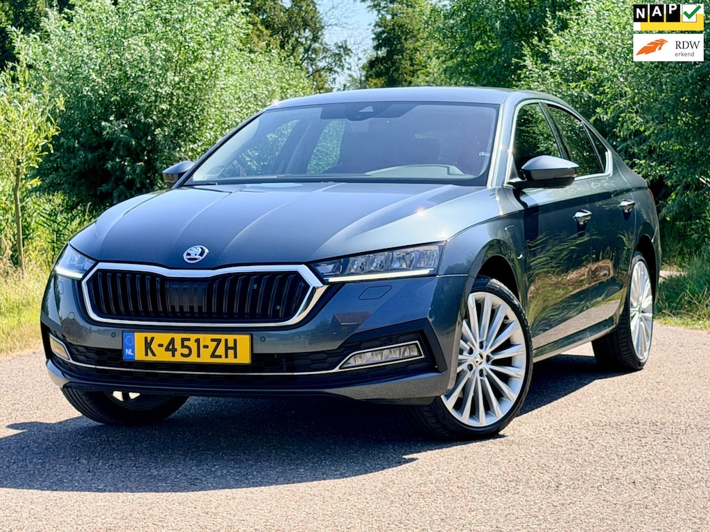Skoda Octavia 1.4 TSI iV PHEV Business Edition Plus / Airco Koud / Navi / Camera / Luxe Leder / Elektrische Achterklep / Trekhaak