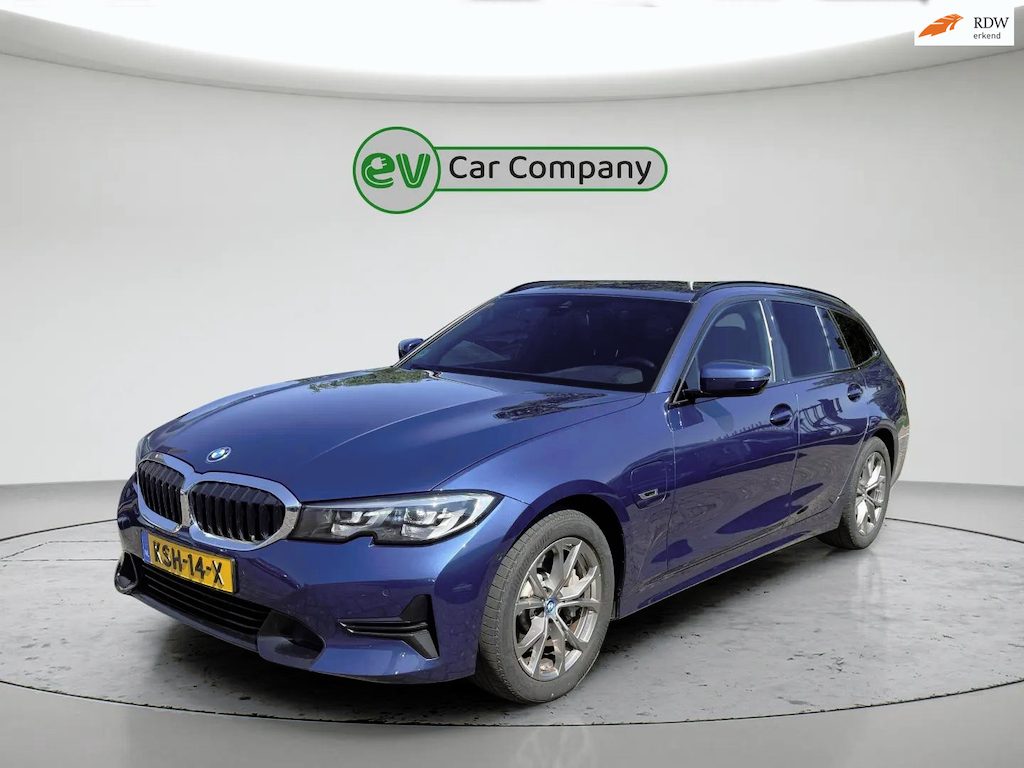 BMW 3-Serie Touring 330e | M-sport pakket | Memory Seats | Camera | CarPlay | Dealer onderhouden | Keyless entry | Zonneschermen