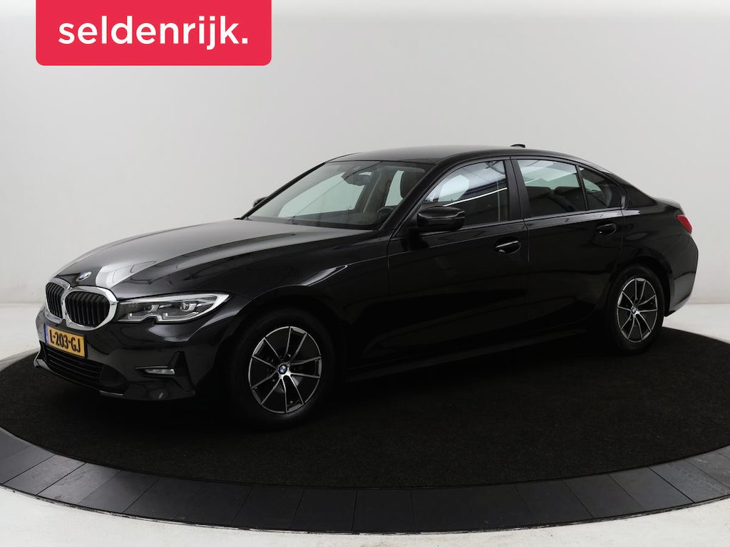 BMW 3-Serie 318i Business Edition | Cruise controle | Navigatie | Carplay | Park assist | Virtueel dahboard | NAP 123.477km