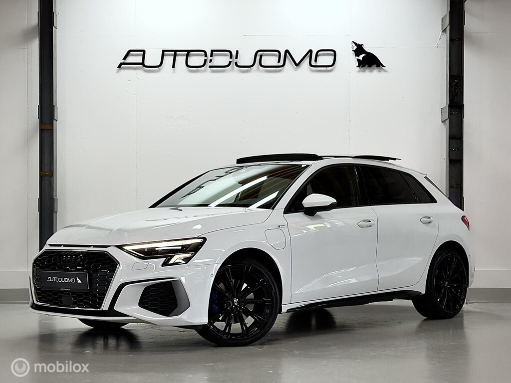Audi A3 Sportback 40 TFSI e | S-Line | Pano | Black Optic | Cam | 19" | Memory | Virtual | Stoelverwarming | Full LED | 204PK