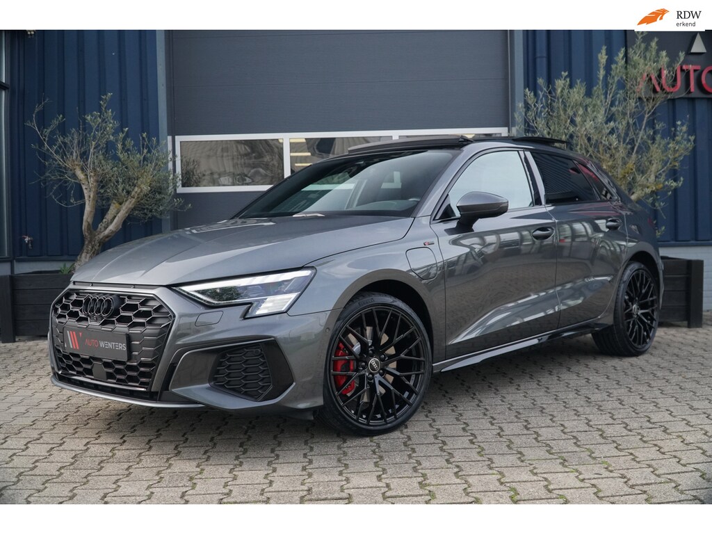 Audi A3 Sportback Audi A3 Sportback 45 TFSI e 245PK PHEV S Line | Pano | Matrix LED | 360° | ACC