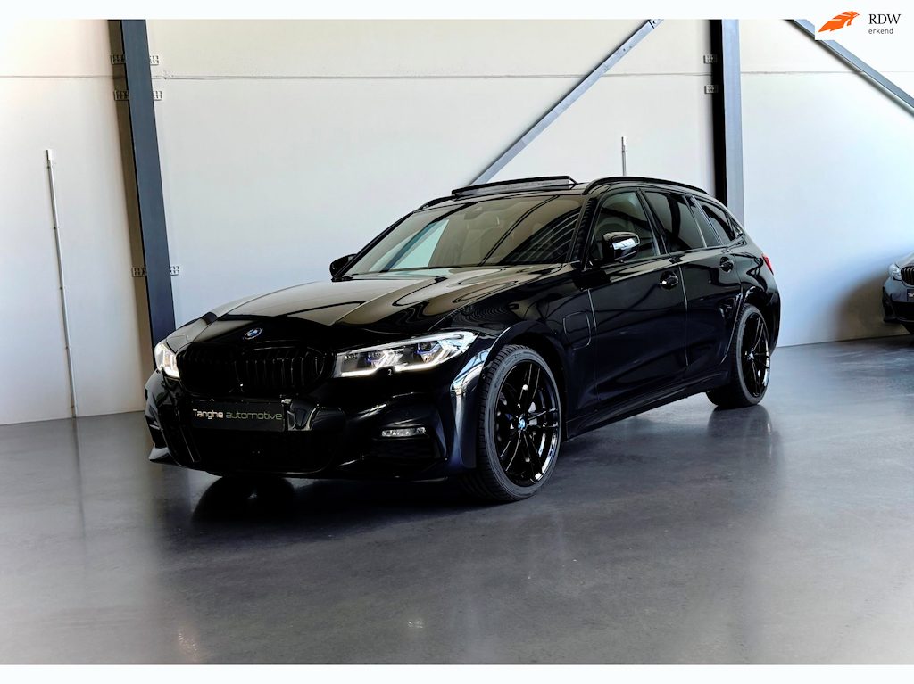 BMW 3-Serie Touring 330e M-Sport, Panodak, Laser, Camera, Comfort Acces, SOH