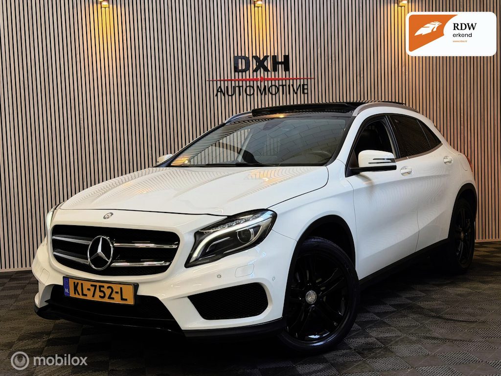 Mercedes-Benz GLA 180 AMG PANO CARPLAY STOELVW Gr.SCHERM!