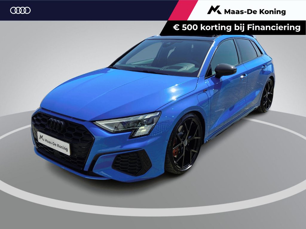 Audi A3 Sportback 45 TFSIe 245pk S edition Competition · Panoramadak · Camera · Massage functie · Apple/Android Car Play · Adaptive Cruise Control · Elektrisch verstelbare stoelverstelling · Stoelverwarming ·