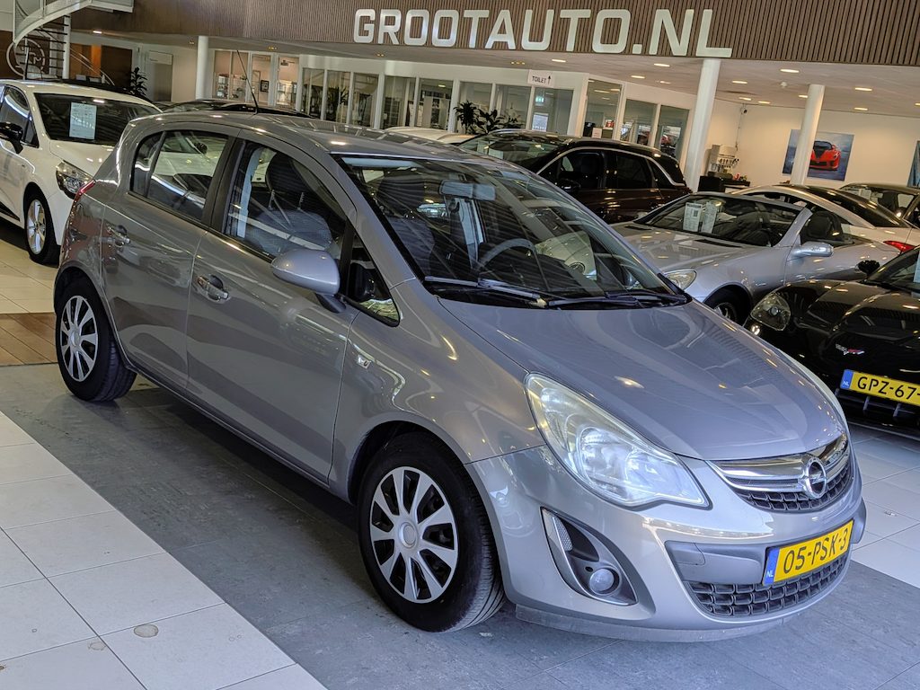 Opel Corsa 1.4-16V Edition Airco, Stuurbekrachtiging