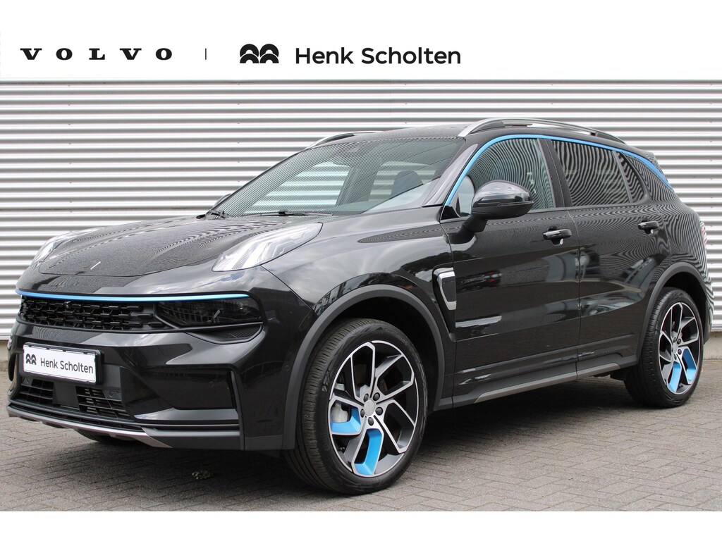 Lynk & Co 01 1.5 Plug-in Hybrid | Panoramisch Schuif-/Kanteldak | Infinity Audiosysteem | Elektrisch Verstelbare Stoelen | Keyless | Elektrische Achterklep | Adaptieve Cruise Control | Lane Assist | Blind Spot Information | Wireless Carplay en Android Auto | Stoelverwarming | 2-Zone Climate Control | Navigatie Full-Map | Adaptieve Verlichting | Interieurverlichting |