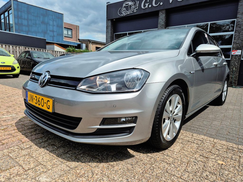 Volkswagen Golf 1.0 TSI Connected Series