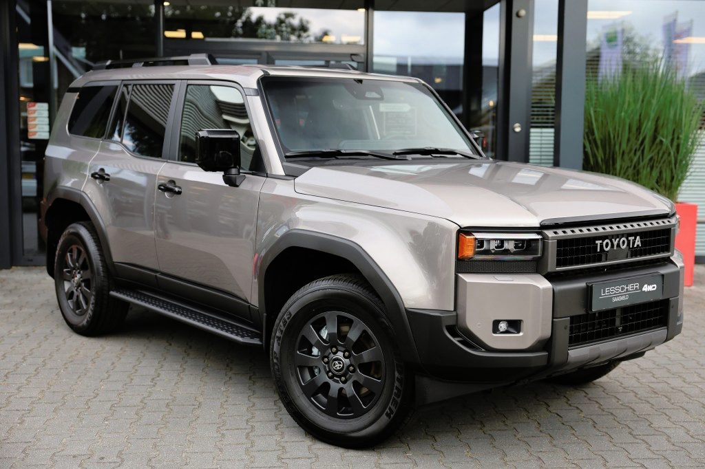 Toyota Land Cruiser 2.8 D-4D 5DRS  EXECUTIVE  A/T VAN
