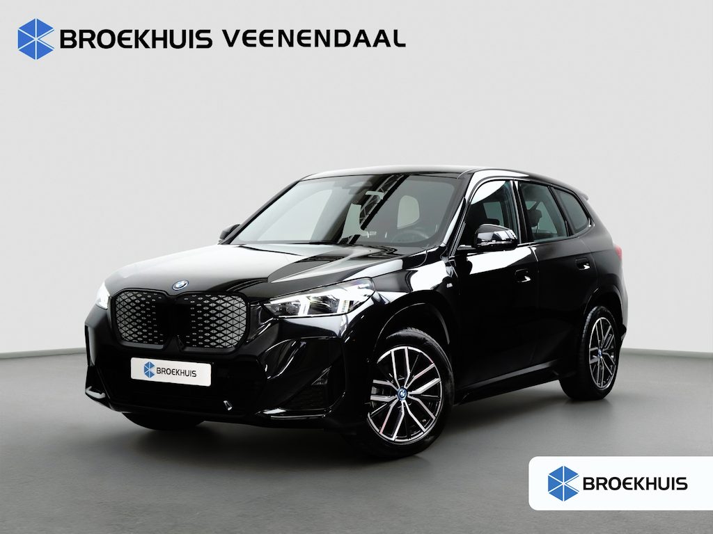 BMW iX1 xDrive30 67 kWh M Sport | Camera | Cruise Control | BTW-Auto | Apple Carplay | Navigatie