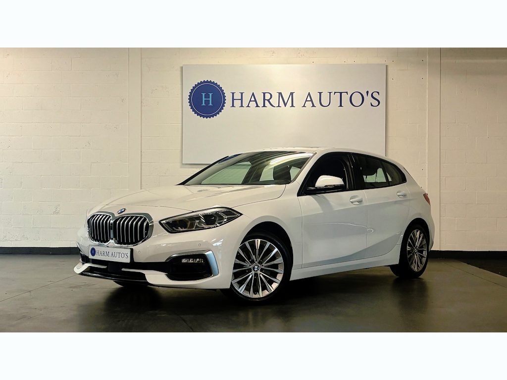 BMW 1-Serie 118i Luxury Line 140pk Automaat / Pano / Navi / LED / Volleer / PDC