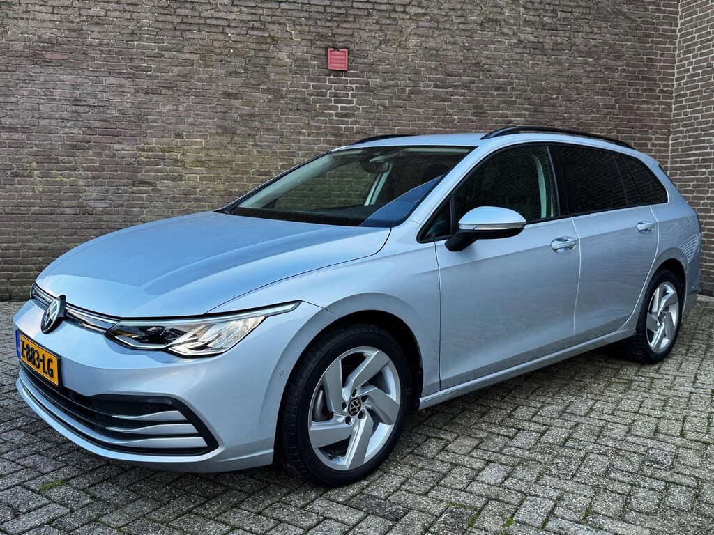 Volkswagen Golf Variant 1.5 eTSI Style Automaat Carplay Camera Full-Led Adaptive-Cruise. Stoelverwarming