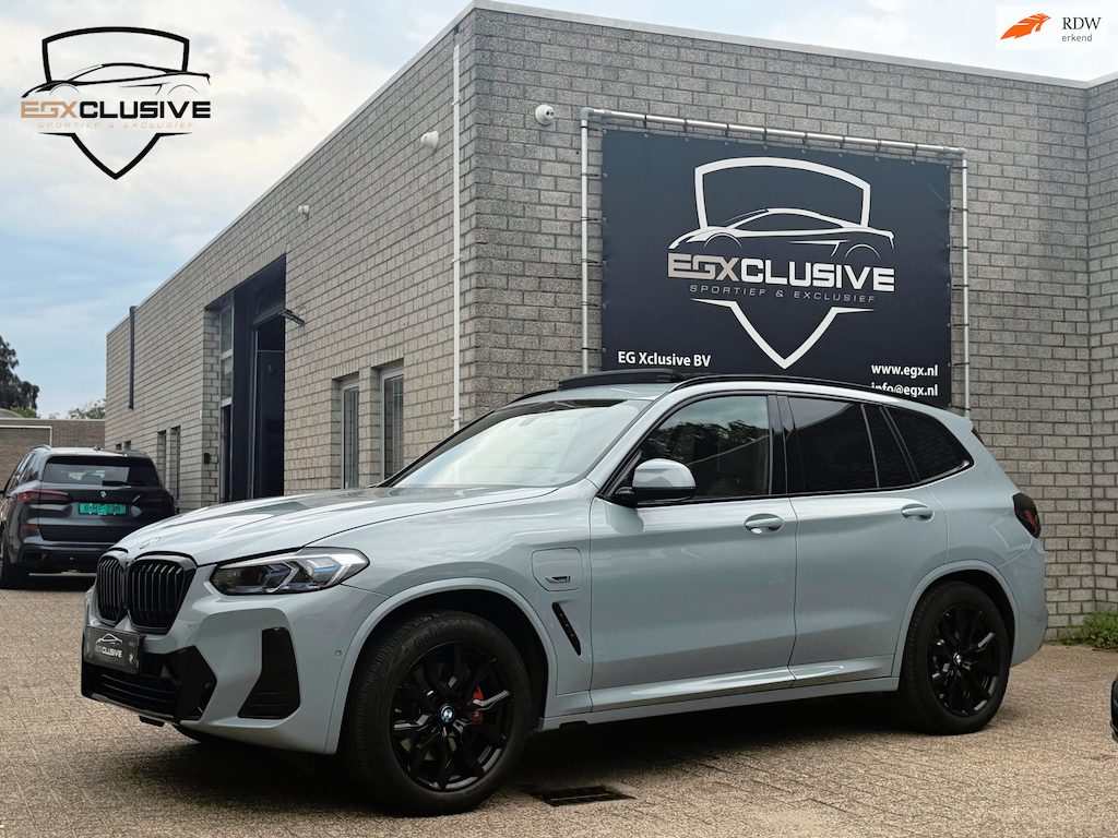 BMW X3 XDrive30e High Executive PANO|CAMERA|HUD|BMW LASER|