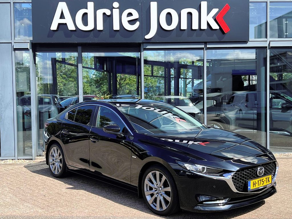 Mazda 3 2.0 e-SkyActiv-G M Hybrid 122 Luxury Mazda 3 2.0 SkyActiv-G 122 Luxury | AFN. TREKHAAK | LEDER | BOSE Audio | 18"LM VELGEN | PDC V+A | CAMERA | Zeer luxe uitvoering !