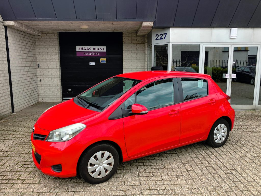 Toyota Yaris 1.0 VVT-i Aspiration / NWE MODELJAAR / GARANTIE 3 MAANDEN / CAMERA / AIRCO