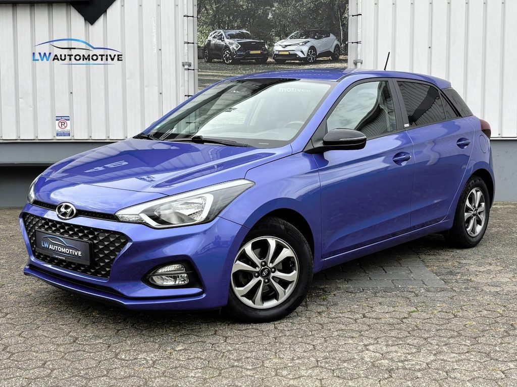Hyundai i20 1.2 HP 84pk Comfort | Carplay | Camera | 15 inch | Stoel+stuurverwarming