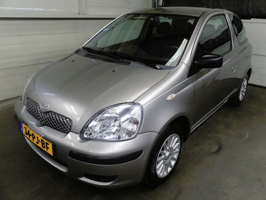 Toyota Yaris 1.0 VVT-i Idols - Trekhaak - Mooie Auto