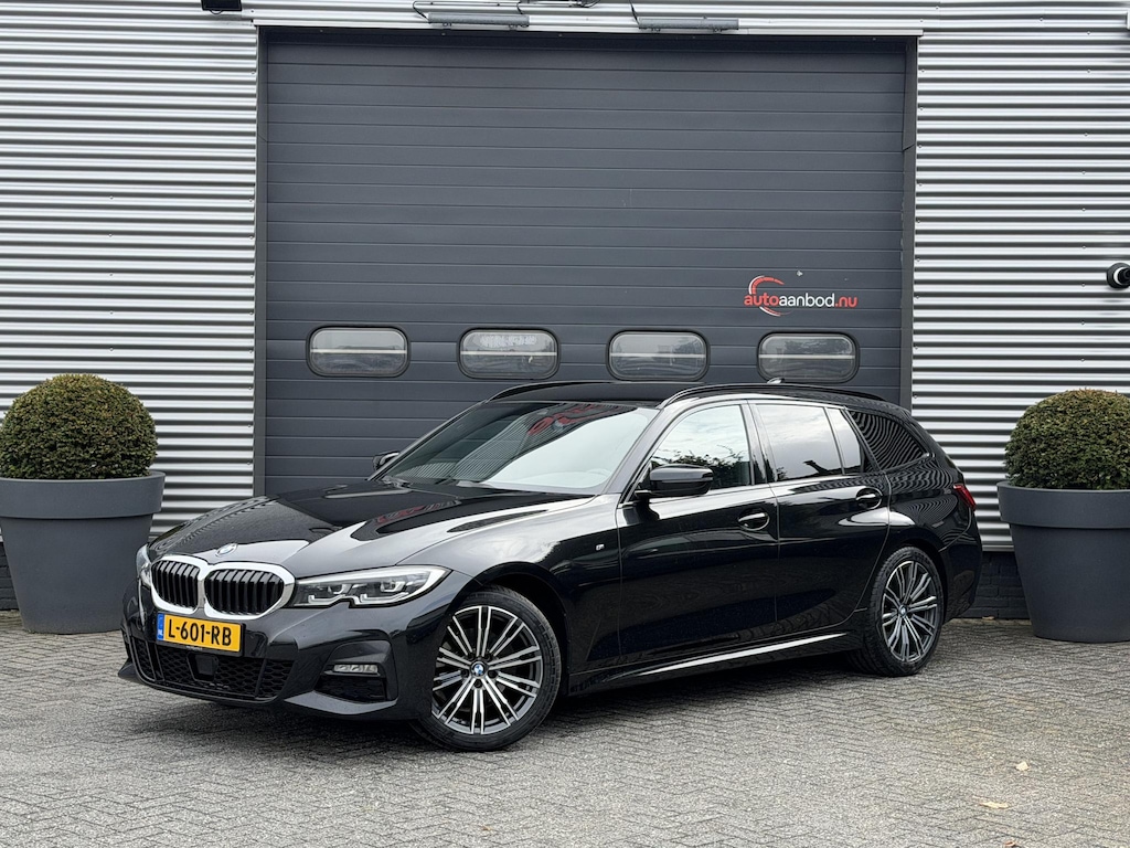 BMW 3-Serie Touring 320d High Executive M-Sport | Navigatie | DAB | Parkeersensoren | Elektrische Achterklep |