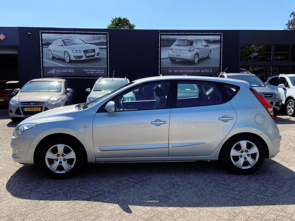 Hyundai i30 1.4i Dynamic 5-deurs - Airco ecc - Elektrisch pakket - Afn. Trekhaak - Apk t/m 12-07-2027