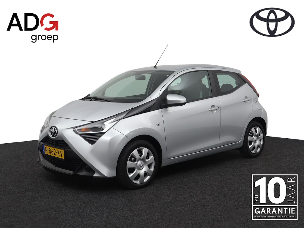 Toyota Aygo 1.0 VVT-i x-play | Groot scherm multimedia | Airco | Parkeercamera |