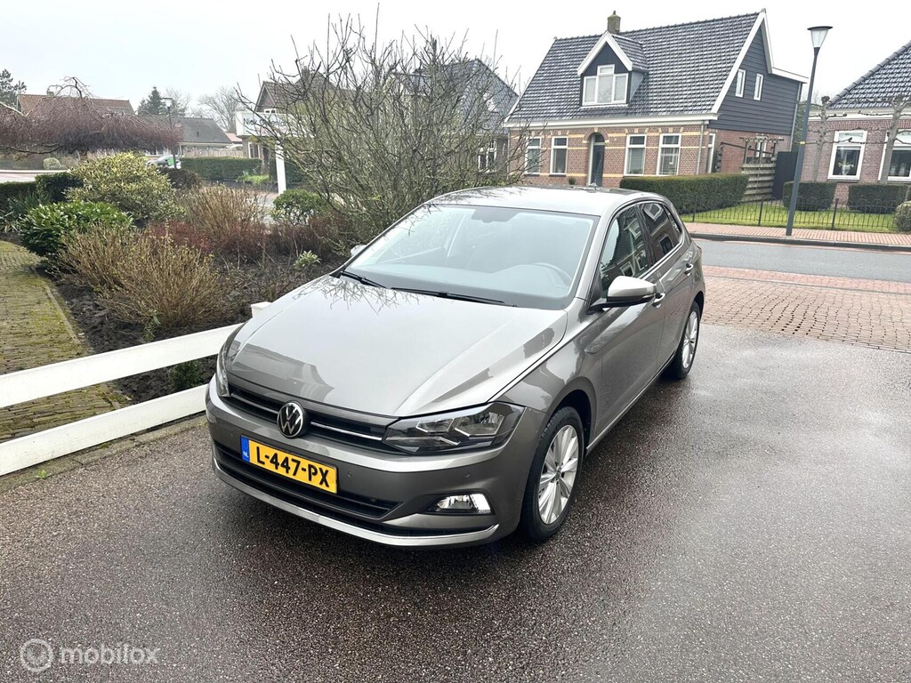 Volkswagen Polo 1.0 TSI Highline DSG AUTOMAAT FACELIFT MODEL SFEERVERLICHTING ACHTERUITRIJ CAMERA STOELVERWARMING CLIMATE CONTROLE NETTE AUTO!!