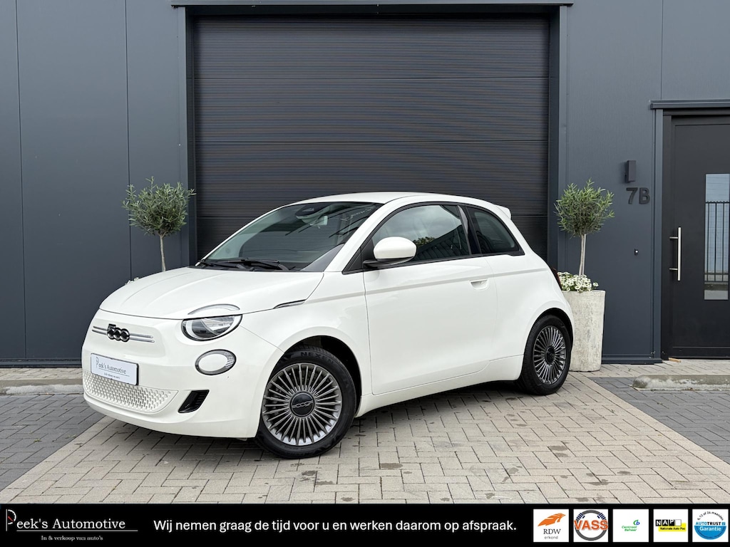 Fiat 500 Icon 42 kWh | Clima | Cruise | Carplay | Draadloze telefoonlader | Navigatie | 93.6% SoH | Super leuke auto!!
