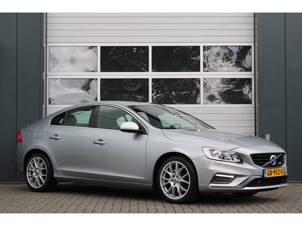 Volvo S60 2.0 T5 R-Design Automaat 245pk Clima/Cruise/Stoelverwarming/Leder/PDCv+a/LED/RadioCD.AUX.USB/18"LM/Dealer/APK:29-09-2027