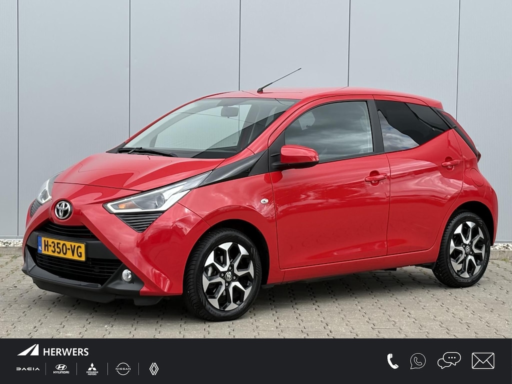 Toyota Aygo 1.0 VVT-i x-joy / Airco / Apple Carplay/Android Auto / Bluetooth / Navigatie via Carplay / Lichtmetalen velgen 15" /