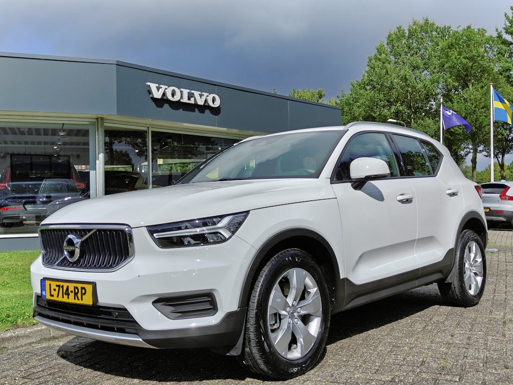 Volvo XC40 T2 130PK Automaat Momentum | Carplay | PDC V+A | Cruise Control | 18'' | DAB |