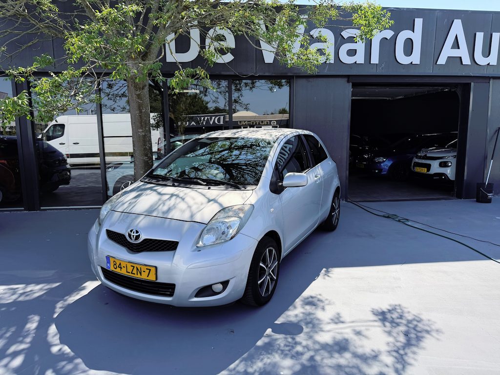 Toyota Yaris 1.3 VVTi Aspiration/ NAP/ LM velgen/6 maanden garantie